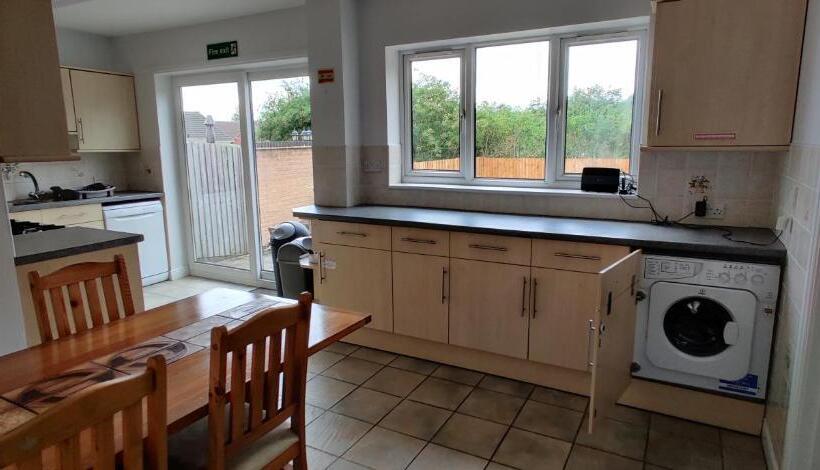 צימר Aaron Lodge Guest House