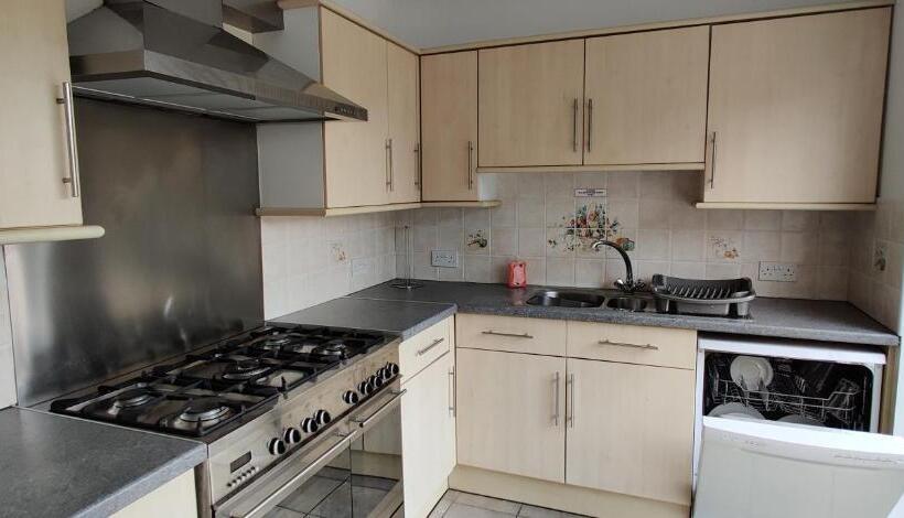 צימר Aaron Lodge Guest House