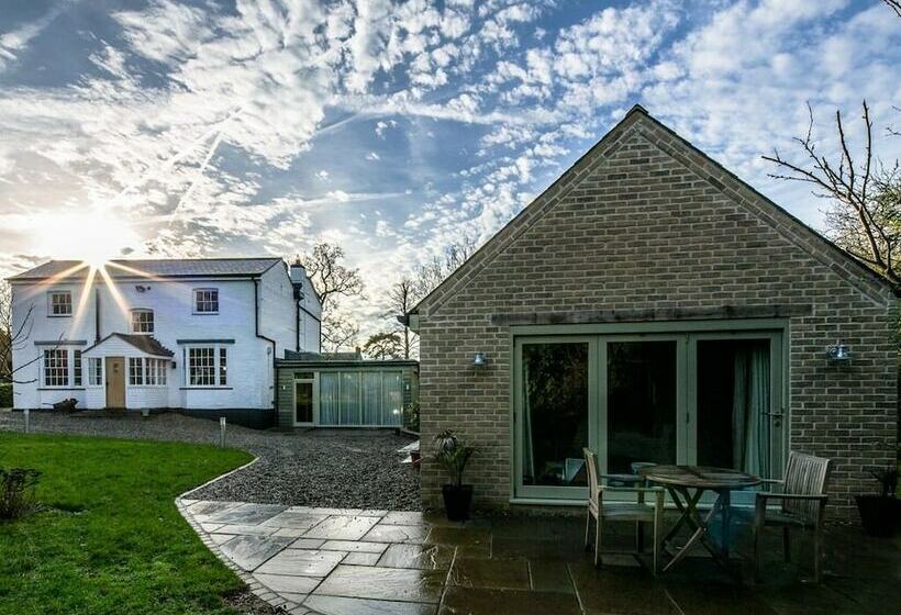 צימר Eagle Mill Luxury Rooms