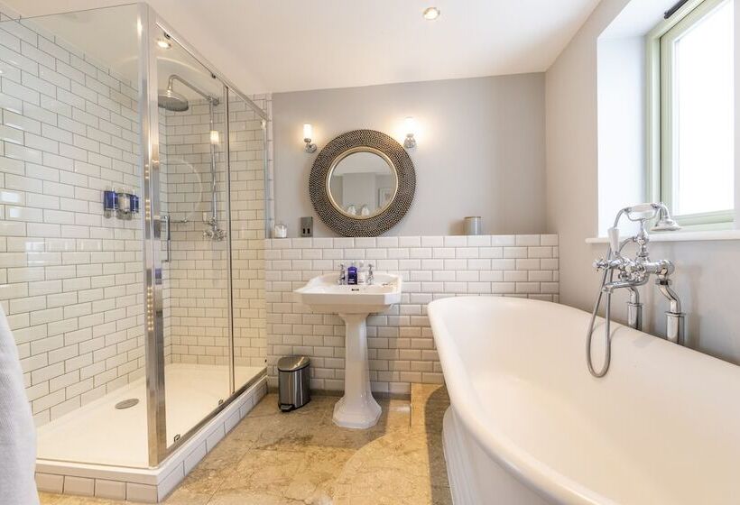 צימר Eagle Mill Luxury Rooms