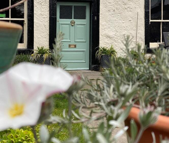 مبيت وإفطار Grove House