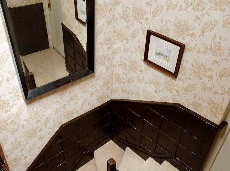 مبيت وإفطار Grove House