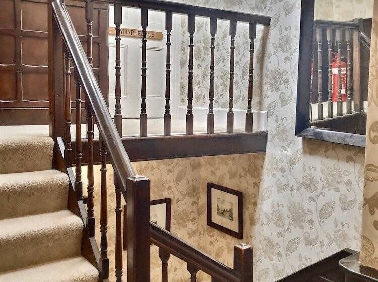 مبيت وإفطار Grove House