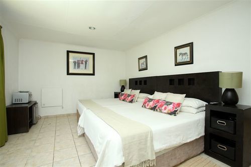 Bed and Breakfast Ikhaya Guest House