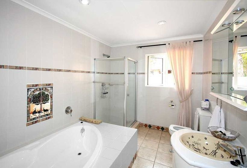 Bed and Breakfast Ikhaya Guest House