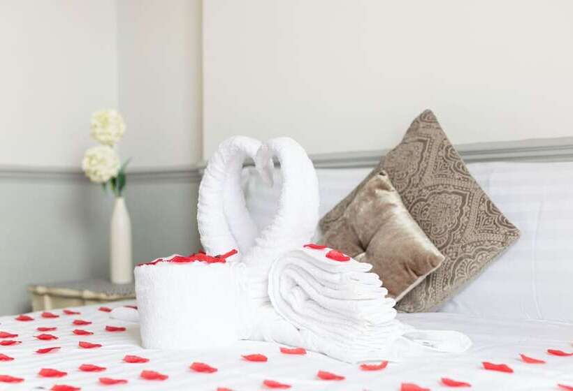 مبيت وإفطار The Manor