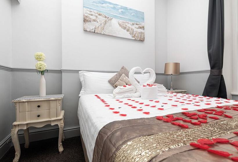 مبيت وإفطار The Manor