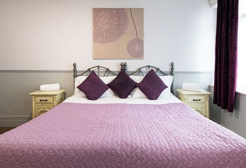 مبيت وإفطار The Manor