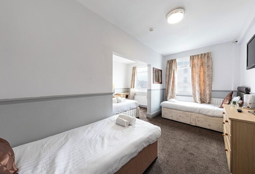 مبيت وإفطار The Manor