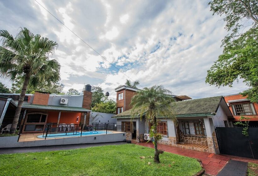 Bed and Breakfast Residencial Los Lapachos