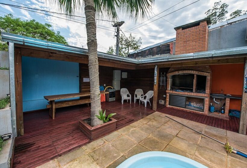 Bed and Breakfast Residencial Los Lapachos