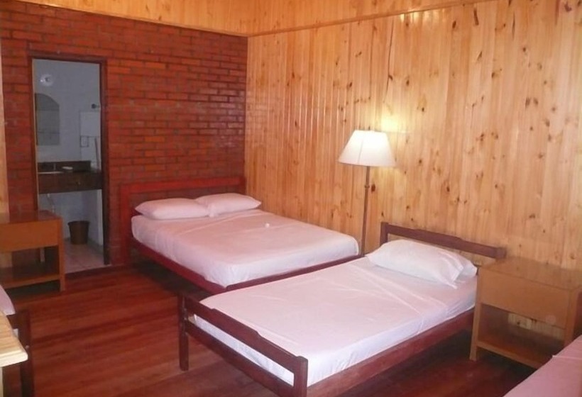 Bed and Breakfast Residencial Los Lapachos