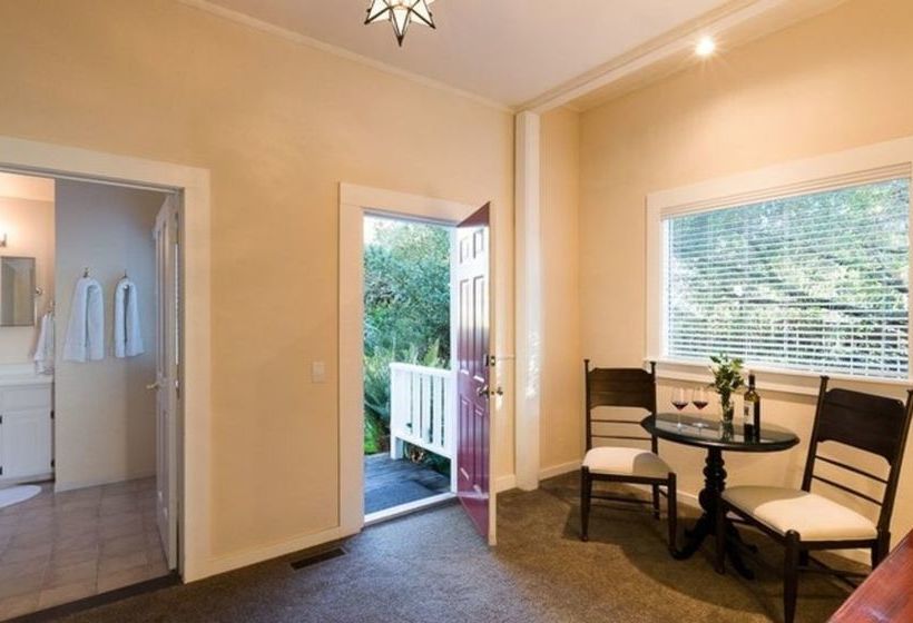 민박 Inn At The Cobbler S Walk