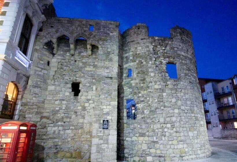 Beddoe Apartments Premier Lodge Eastleigh Near Winchester And Southampton