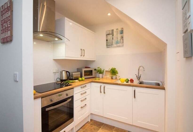 Beddoe Apartments Premier Lodge Eastleigh Near Winchester And Southampton