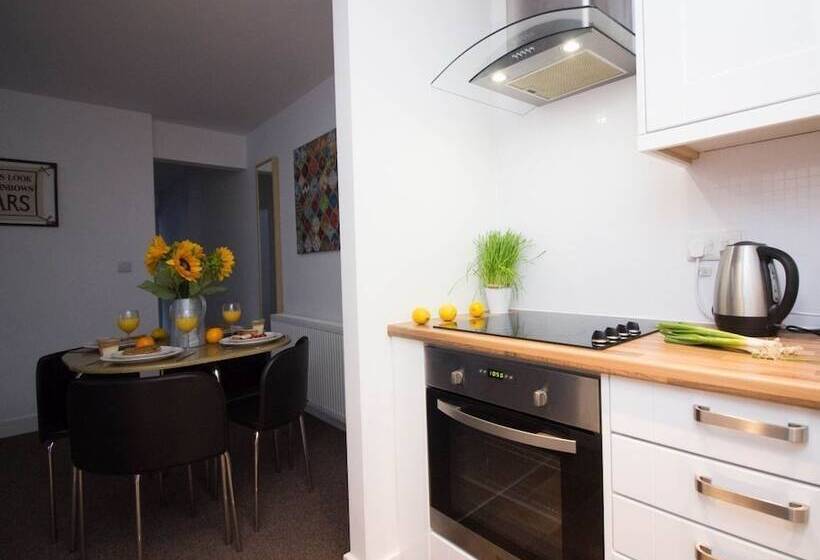 Beddoe Apartments Premier Lodge Eastleigh Near Winchester And Southampton