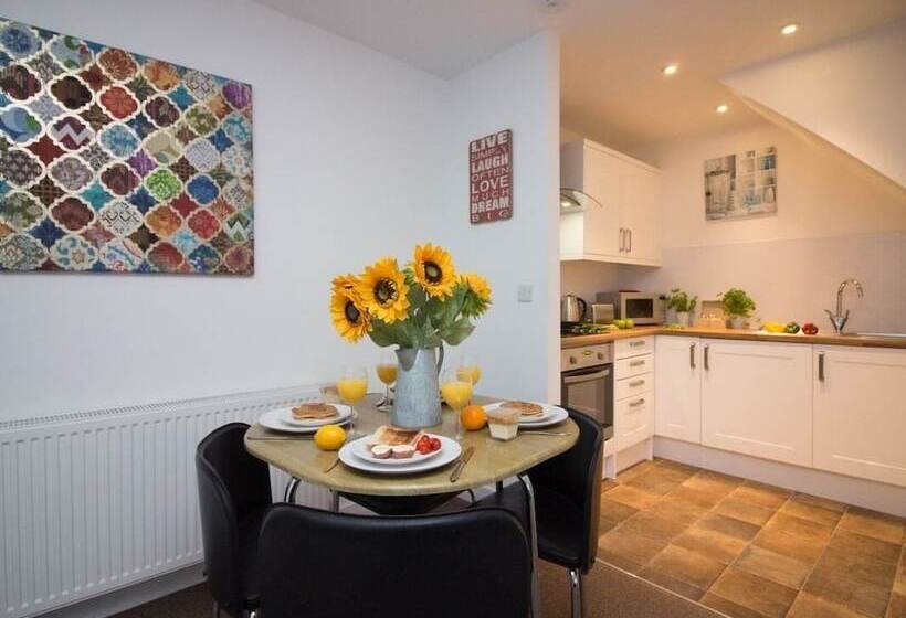 Beddoe Apartments Premier Lodge Eastleigh Near Winchester And Southampton