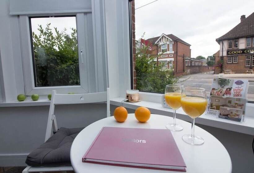 Beddoe Apartments Premier Lodge Eastleigh Near Winchester And Southampton