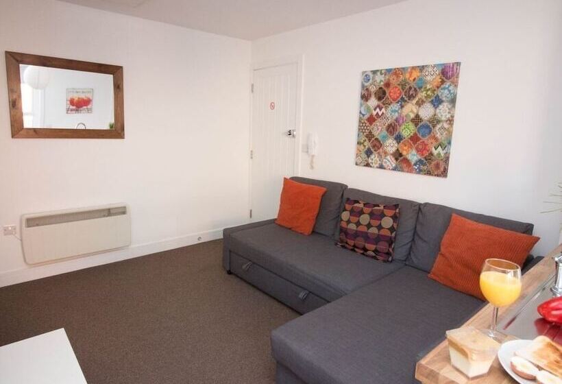 Beddoe Apartments Premier Lodge Eastleigh Near Winchester And Southampton