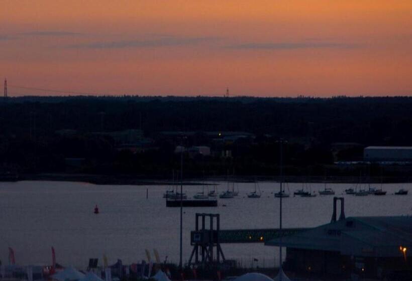 Beddoe Apartments Premier Lodge Eastleigh Near Winchester And Southampton