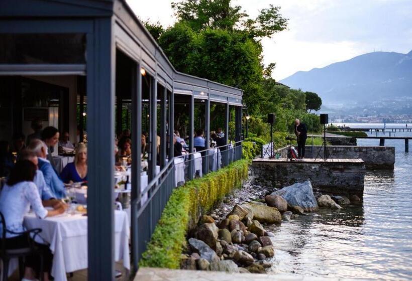 Bella Hotel & Restaurant With Private Dock For Mooring Boats