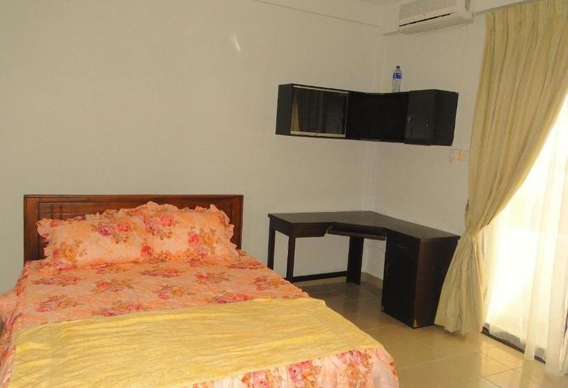 Brama Station Court {apartment}