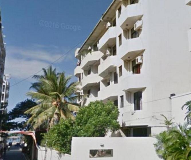 Brama Station Court {apartment}