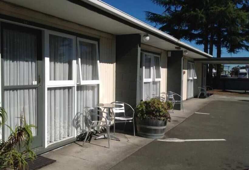 Camberley Court Motel