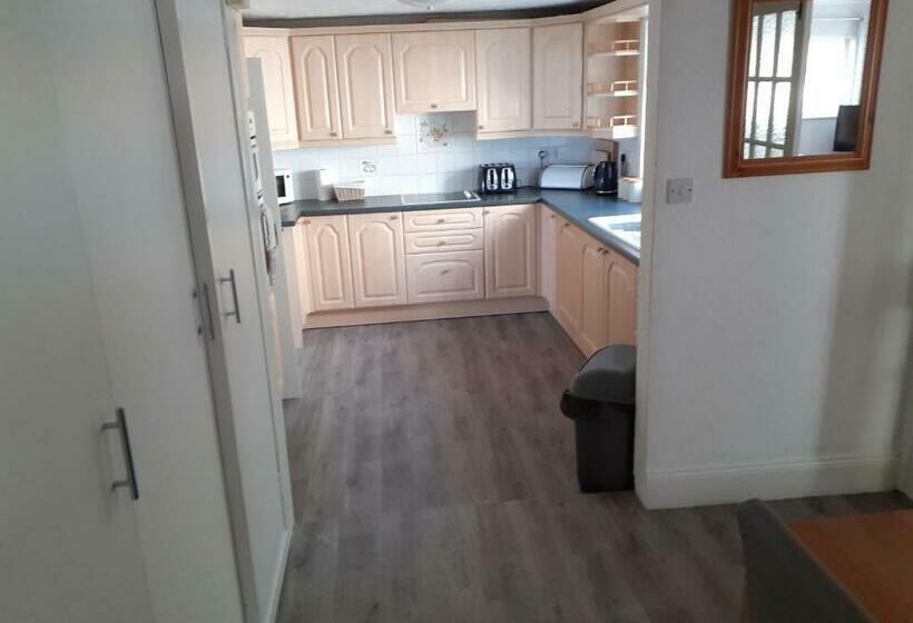 Elmbank Accommodation