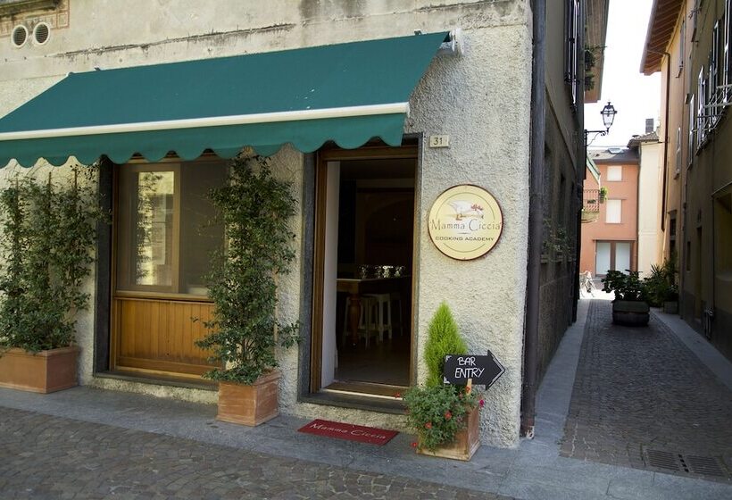 簡易ホテル Mamma Ciccia