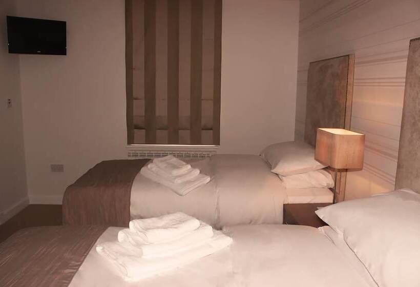 Хостел Mccafferty S Guesthouse Ilford