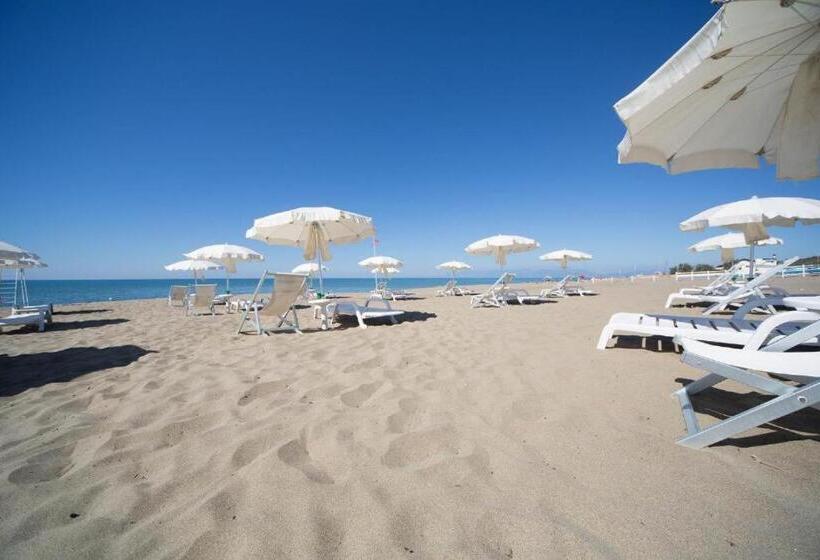 مسافرخانه Solaris Paestum