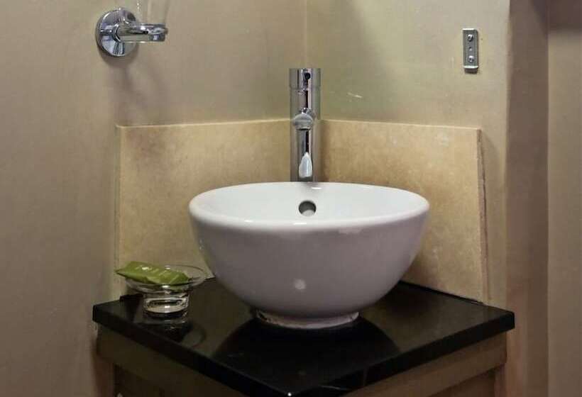 客栈  The Cross Keys