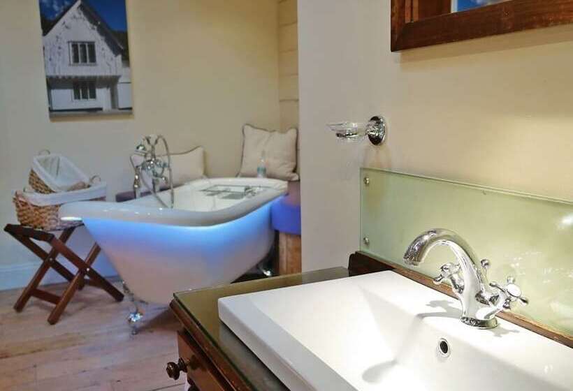 客栈  The Cross Keys