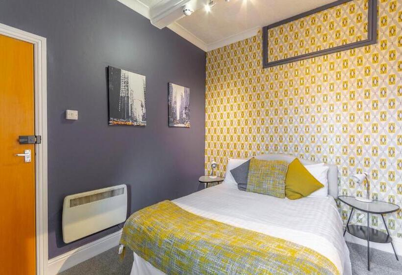 فندق فئة نجمة واحدة The Forest Lodge