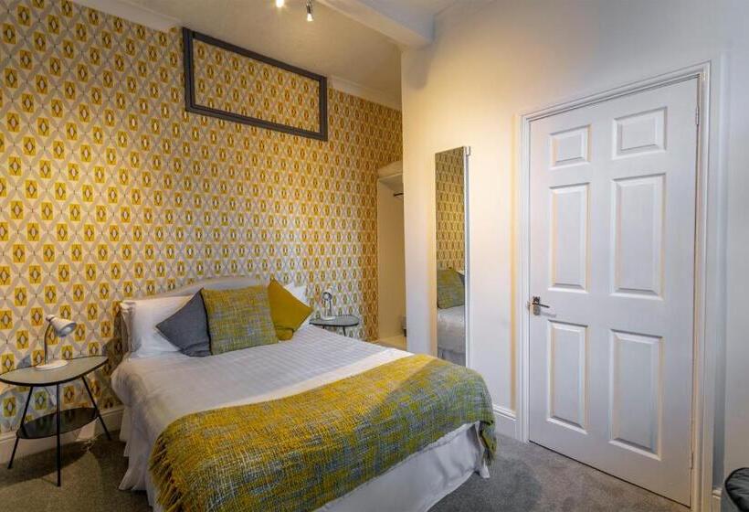 فندق فئة نجمة واحدة The Forest Lodge