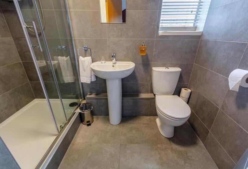 فندق فئة نجمة واحدة The Forest Lodge