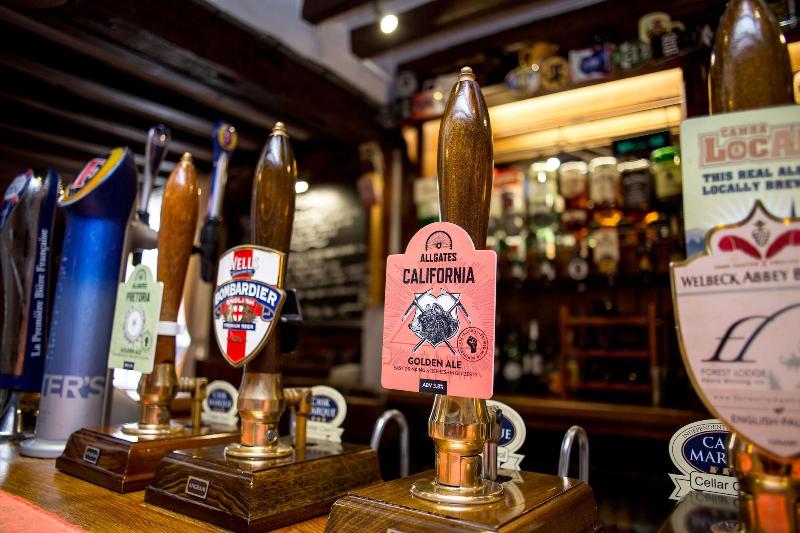 פונדק The Forest Lodge