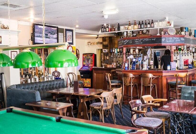 פונדק The Golf Tavern