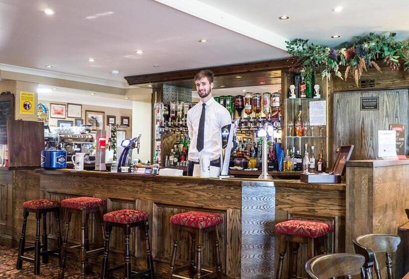 פונדק The Golf Tavern