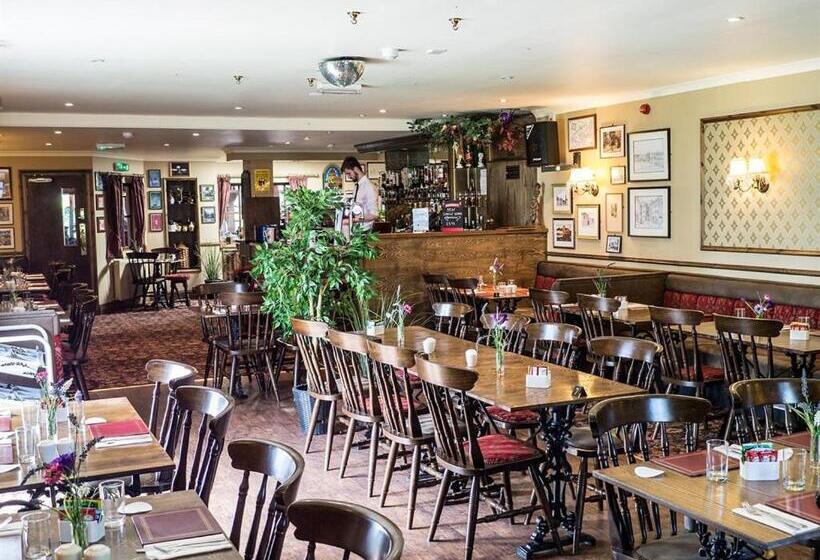 פונדק The Golf Tavern