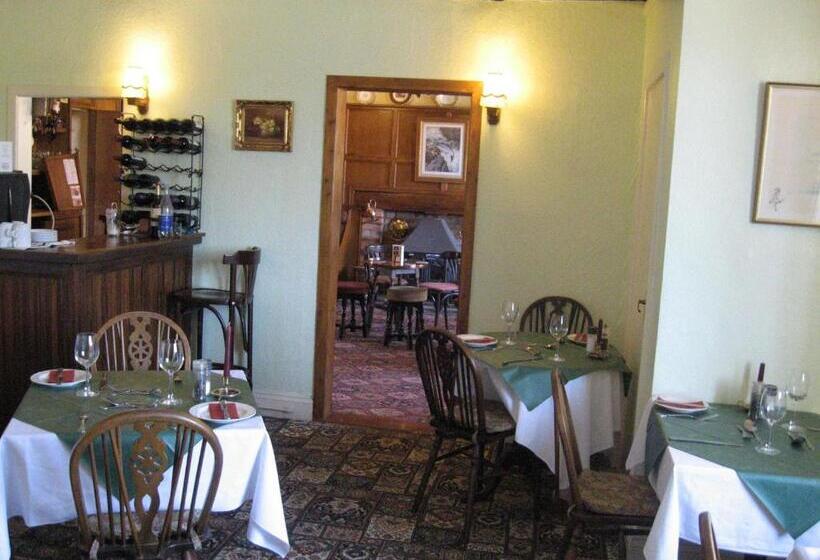 فندق فئة نجمة واحدة The Red Lion