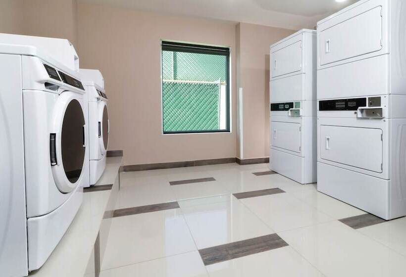 فندق Candlewood Suites   Queretaro Juriquilla, An Ihg