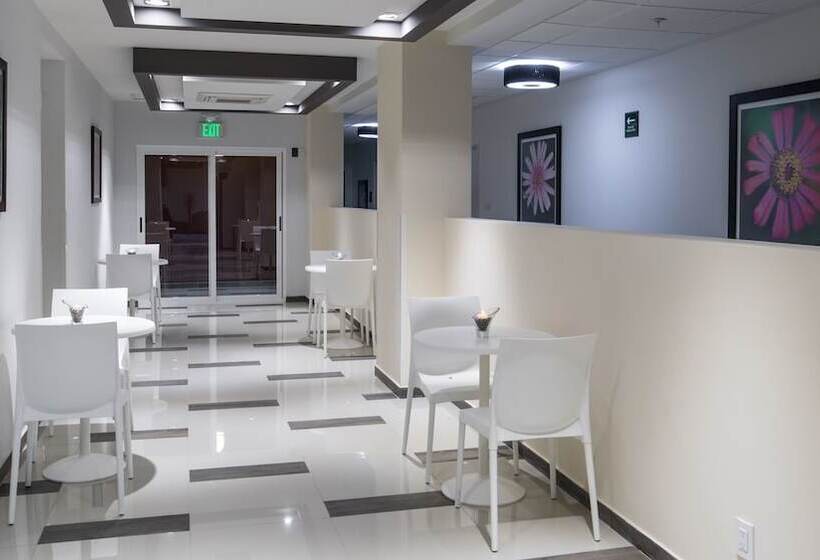 فندق Candlewood Suites   Queretaro Juriquilla, An Ihg