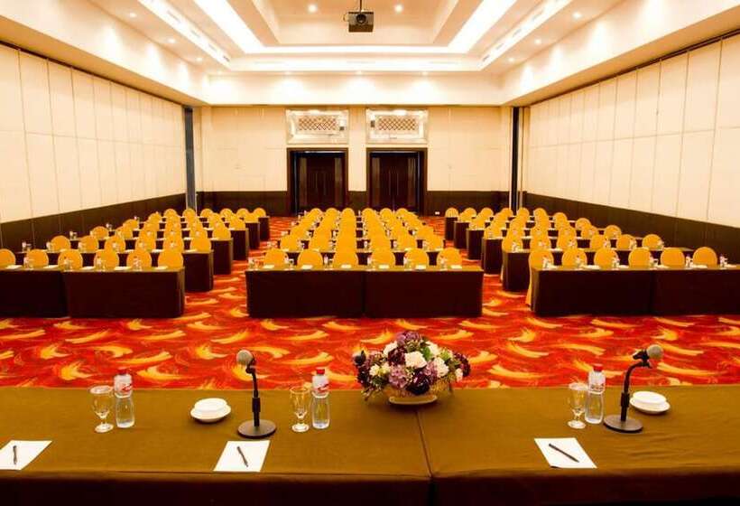 Отель Claro Kendari