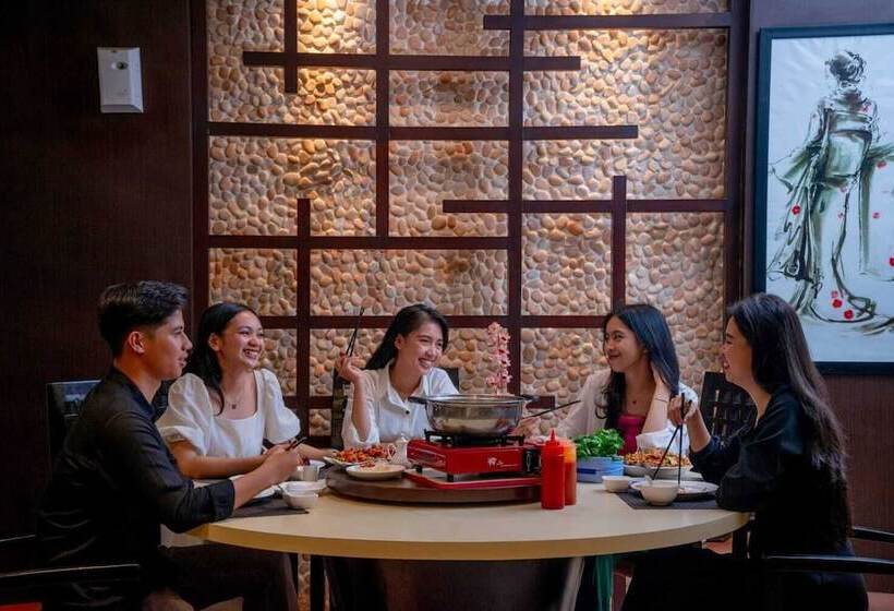 Отель Claro Kendari