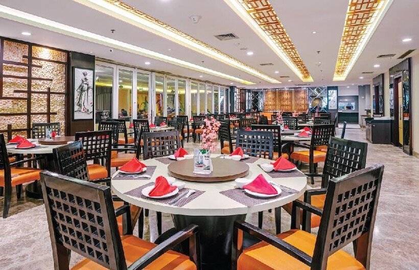 Отель Claro Kendari