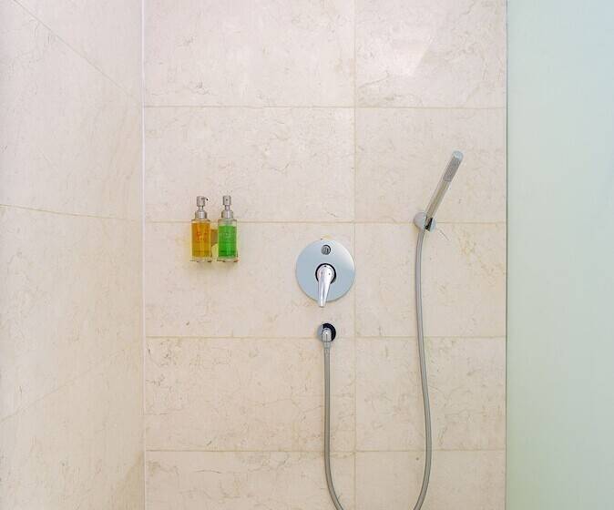 Отель Claro Kendari