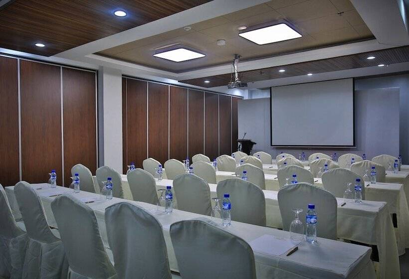 هتل Coron Soleil Garden Resort