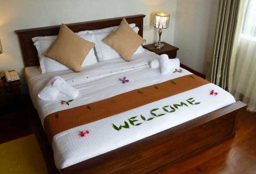 Отель Daffodil S